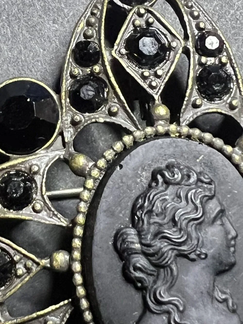 VTG Robert Rose Black Rhinestone Victorian Style Woman Cameo Ornate Brass Brooch